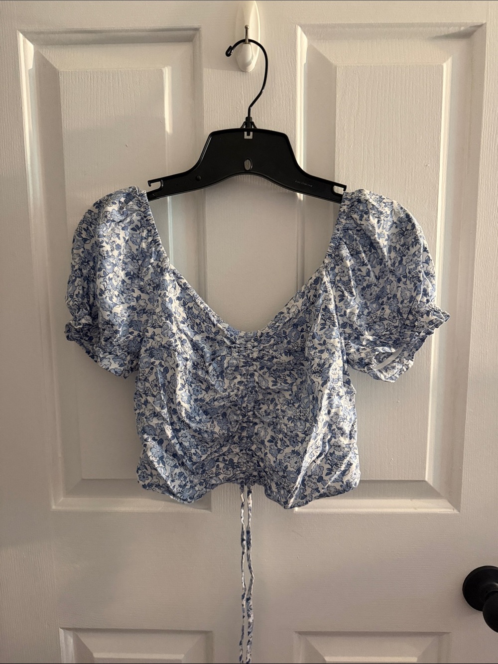 Hollister Blue Floral Puff-Sleeve Crop Top